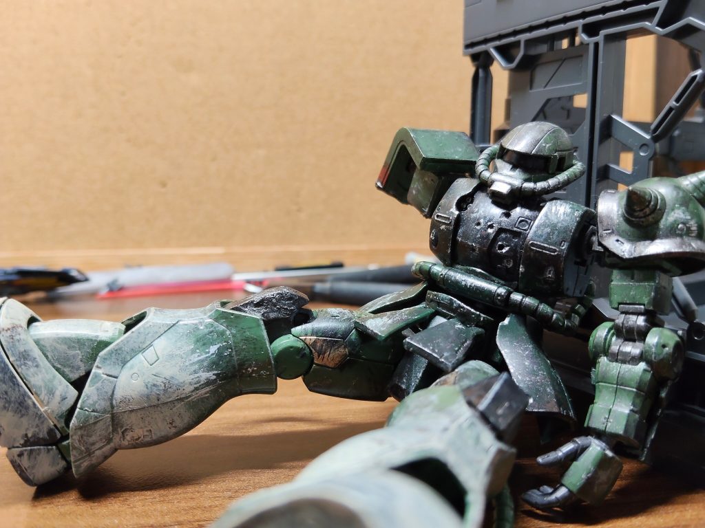 撃破されたザクⅡ