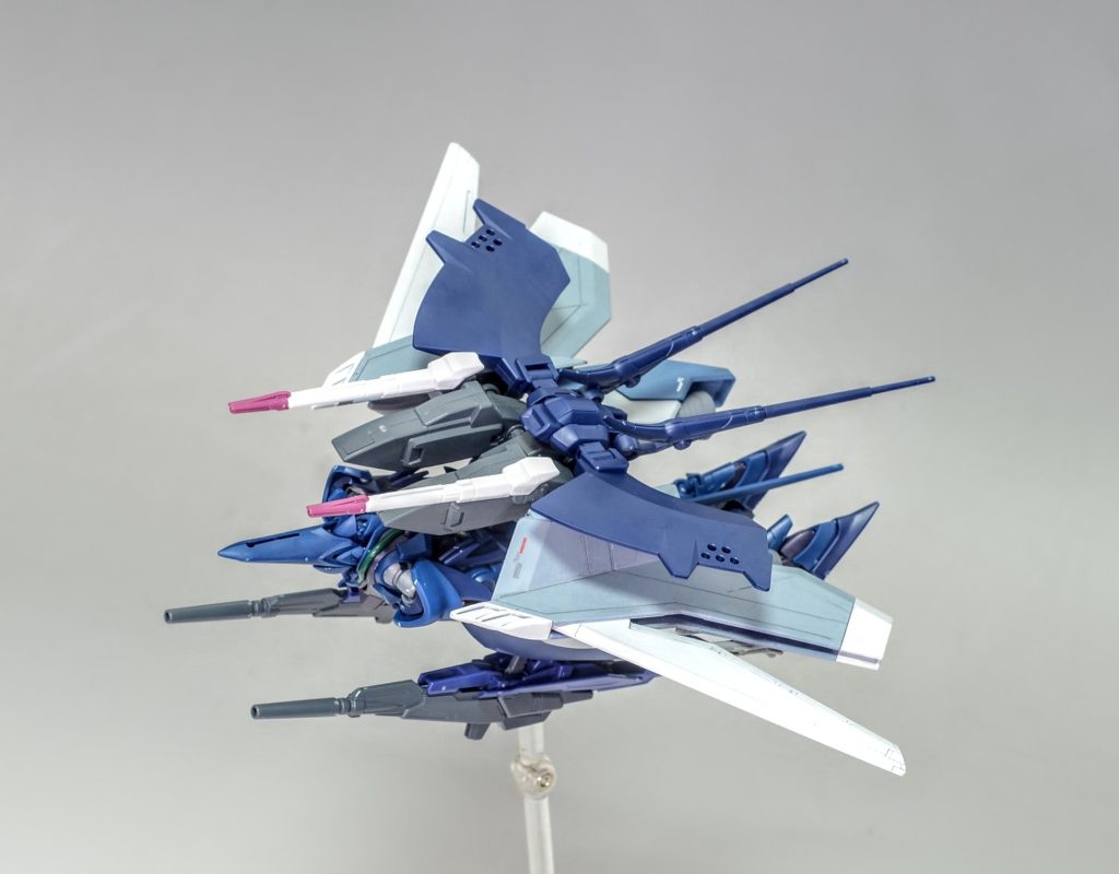 当初MA形態はこんな感じで、重爆撃戦闘機風アレンジをしていましたが、最終的に迎撃機タイプになりました