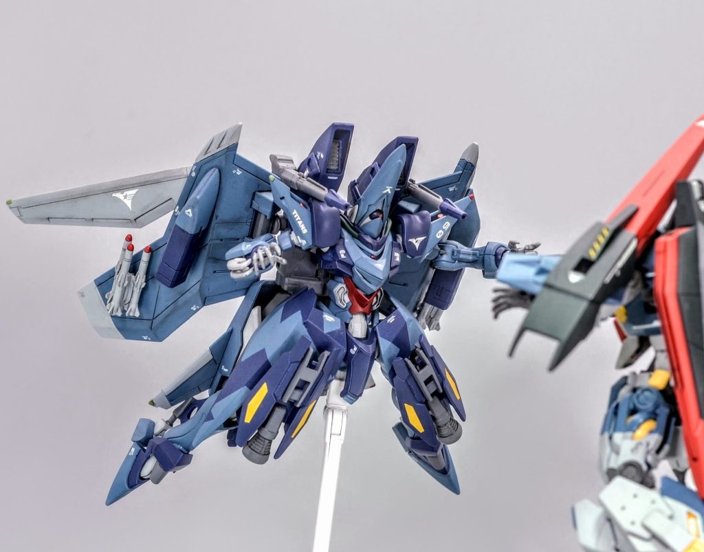Zガンダムとのバトルですヤザンが乗っている設定なのでゼータに襲いかかるイメージで撮影しました