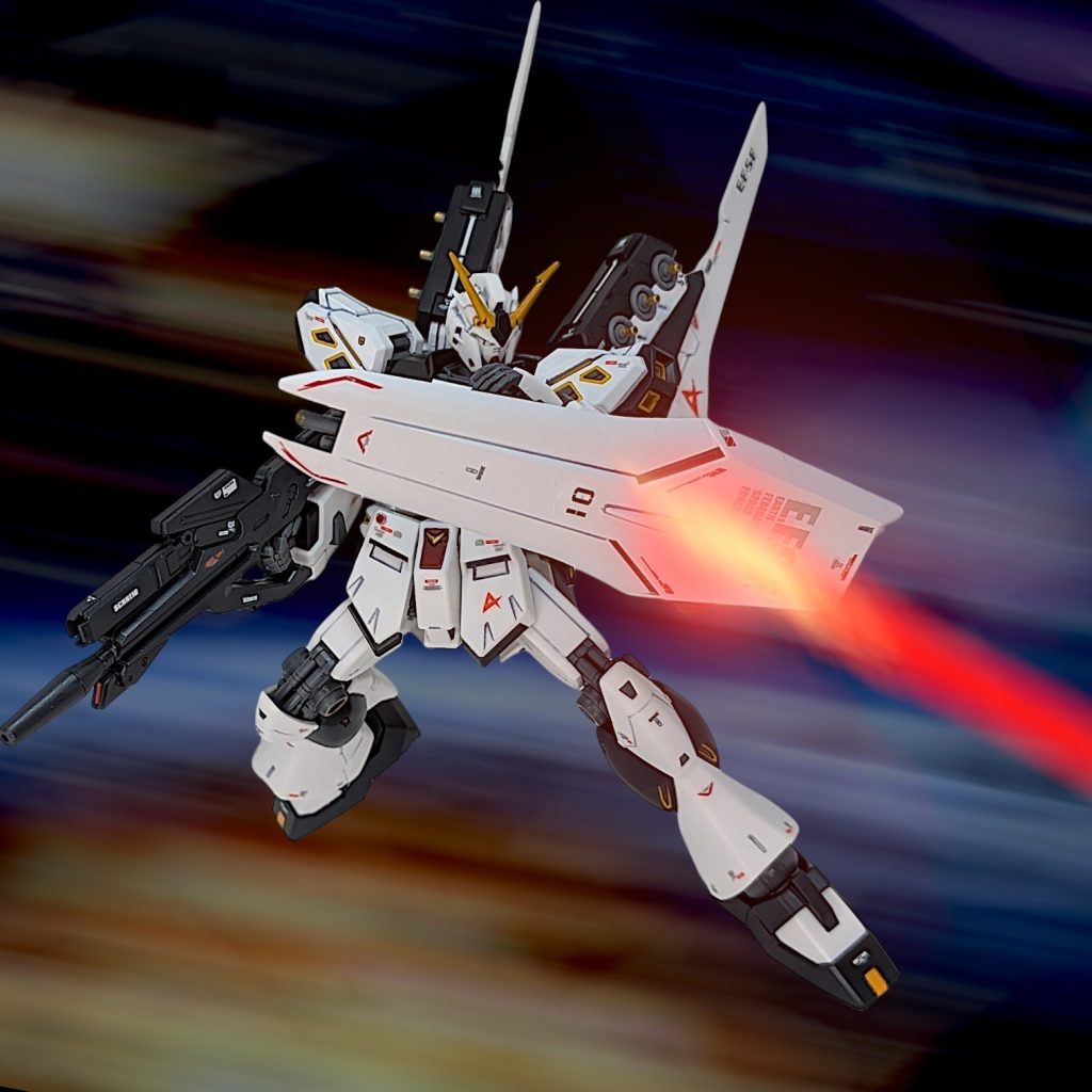 そんな英雄・アムロが愛機としていたのは、最新型のＭＳではなく、「vガンダムの80%の性能」と言われる量産型vガンダムだった&nbsp;