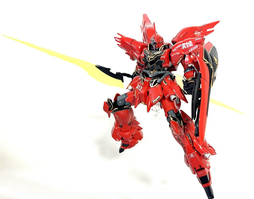 全体像！自分的にはやっぱりシナンジュの武装はナギナタが一番しっくりきます。ゲルググの延長線上というか、野獣先輩ってやっぱ女の子だとか…。そういうとこしっくりくるんすよね～。