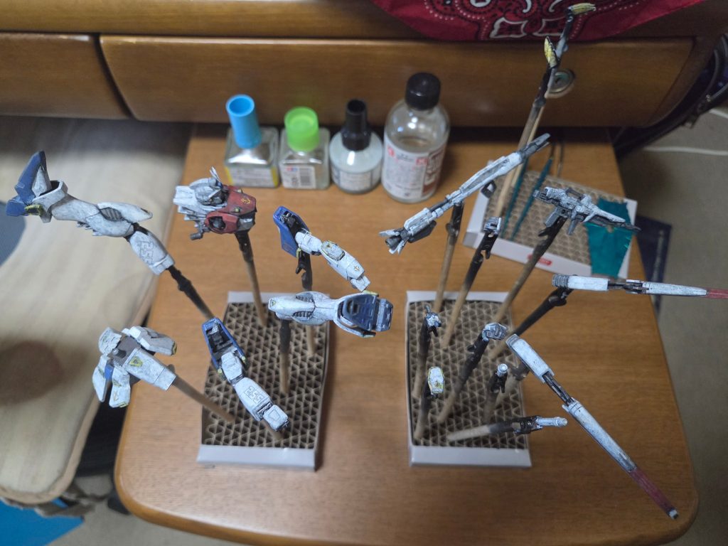 ウェザリング＋つや消し3回目の様子。ドライブラシ(シルバー)→チッピング(焼鉄色)→ウェザリングマスター(赤&青焼け、シルバー、ガンメタル、スノーetc)で仕上げました。