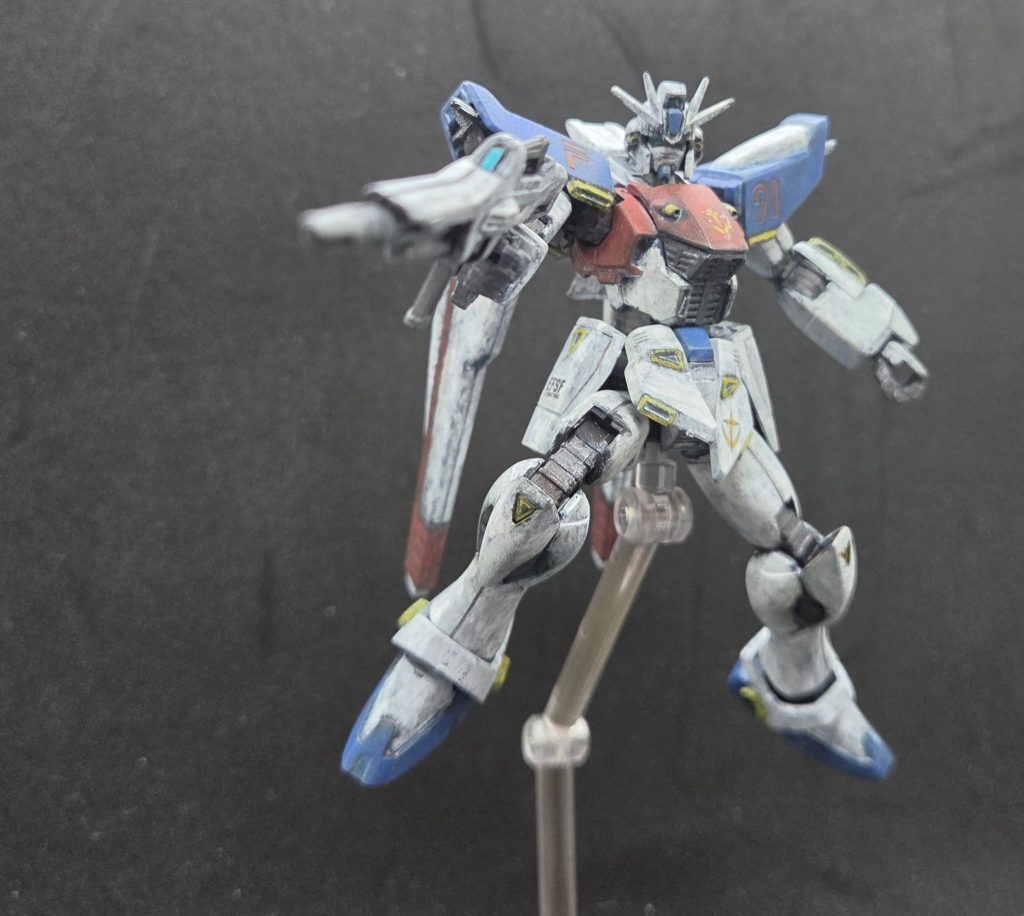 ビームライフルで。F91のライフルはシンプルな見た目してて好きですね。