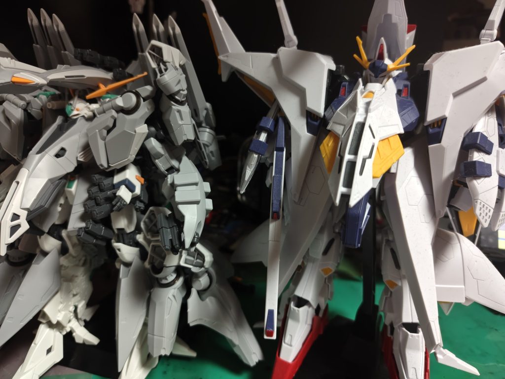 専用台座付けてるとはいえペーネロペーとほぼ同じくらいのサイズなのヤバいってこれが作中上空を飛んでると考えるとやべぇな