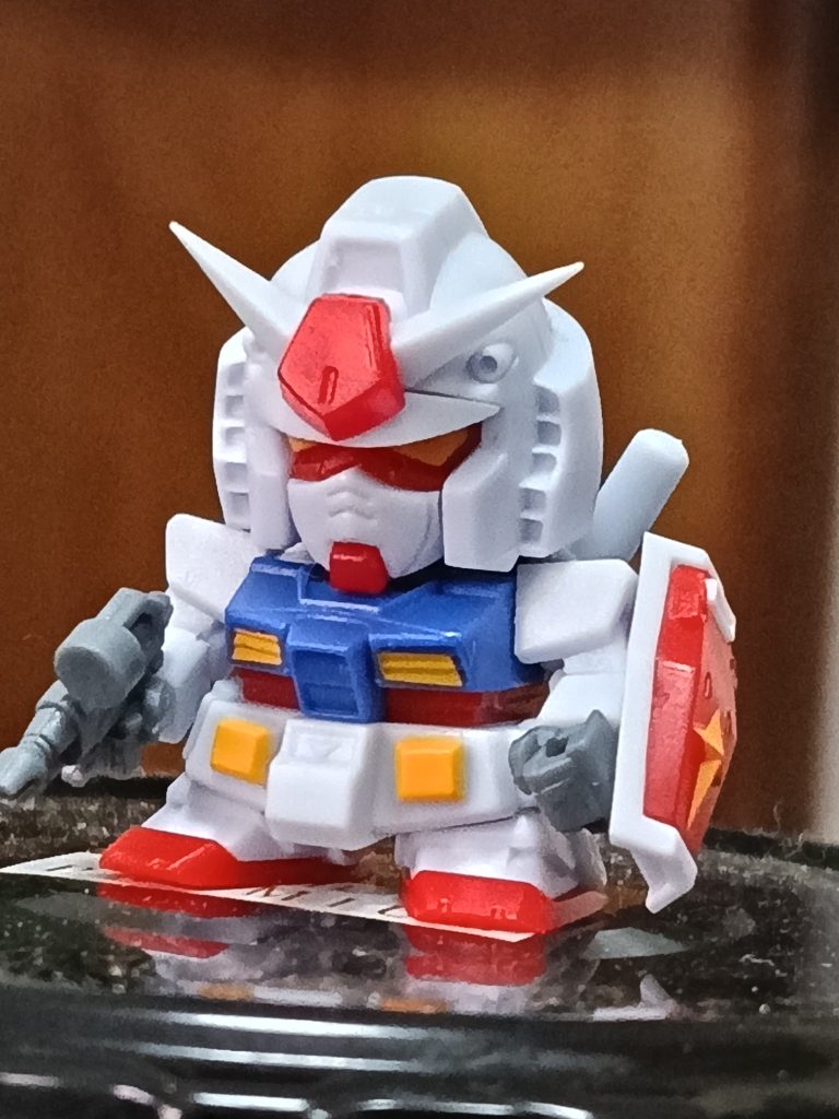 ギ『フフフ…現れたなガンダム！いや…連邦の白い悪魔め！』ガ『何だこいつ…また…ジオンの新型か！？』ギ『悪いがここで死んで貰うぞ！！喰らえぇ！！』ガ『何ぃっ！？』