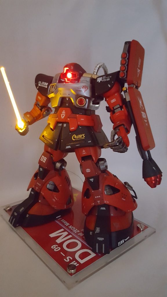 ビームサーベルも光らせてみました