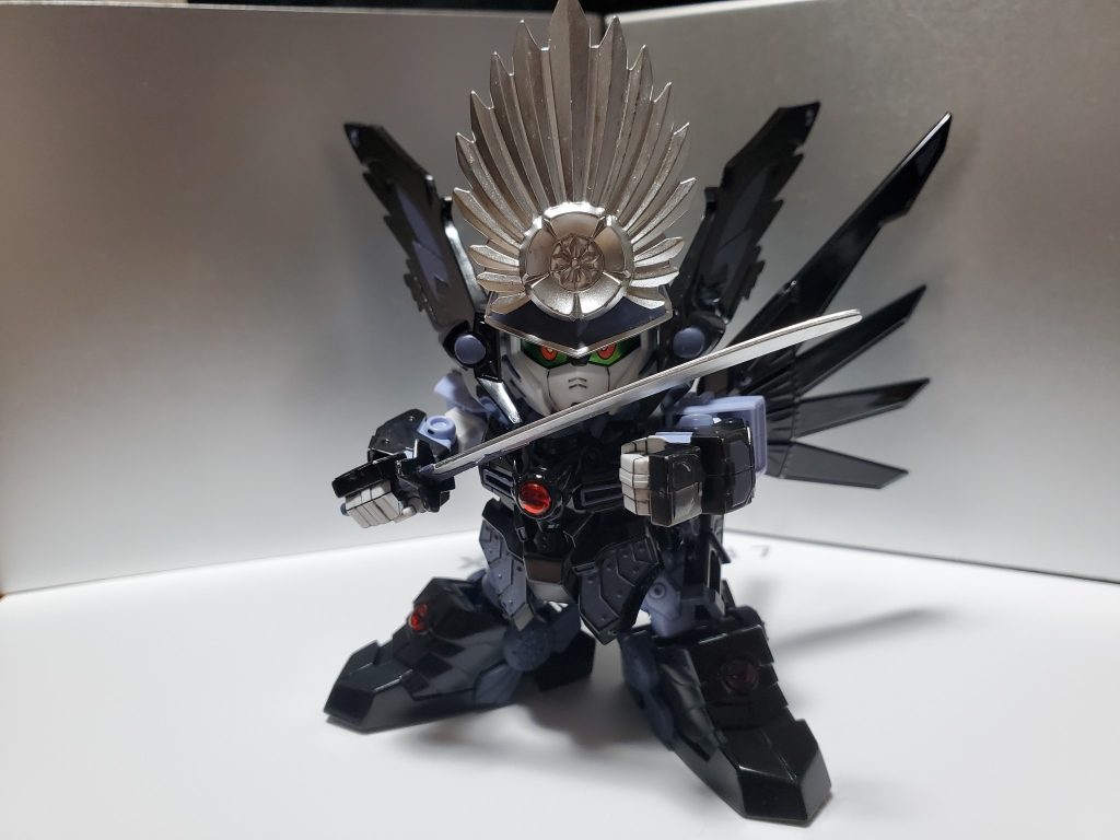 艶消し仕上げをしようかと思いましたが、グロス加工されていたのでそのままを活かしました。この御方はゼロカスがベースになっているのでしょうか？？黒いウイングが非常にカッコいいです