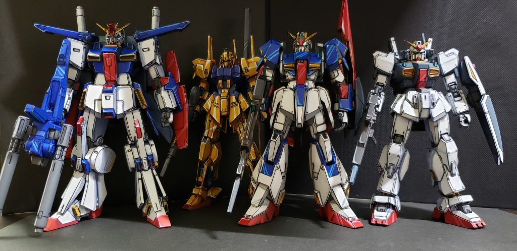 こちらはガンダムチームです！ついに揃いました。横方向のボリュームが大きすぎてリックディアスやメタスも居るのですが並べると写真にはいりません。。&nbsp;