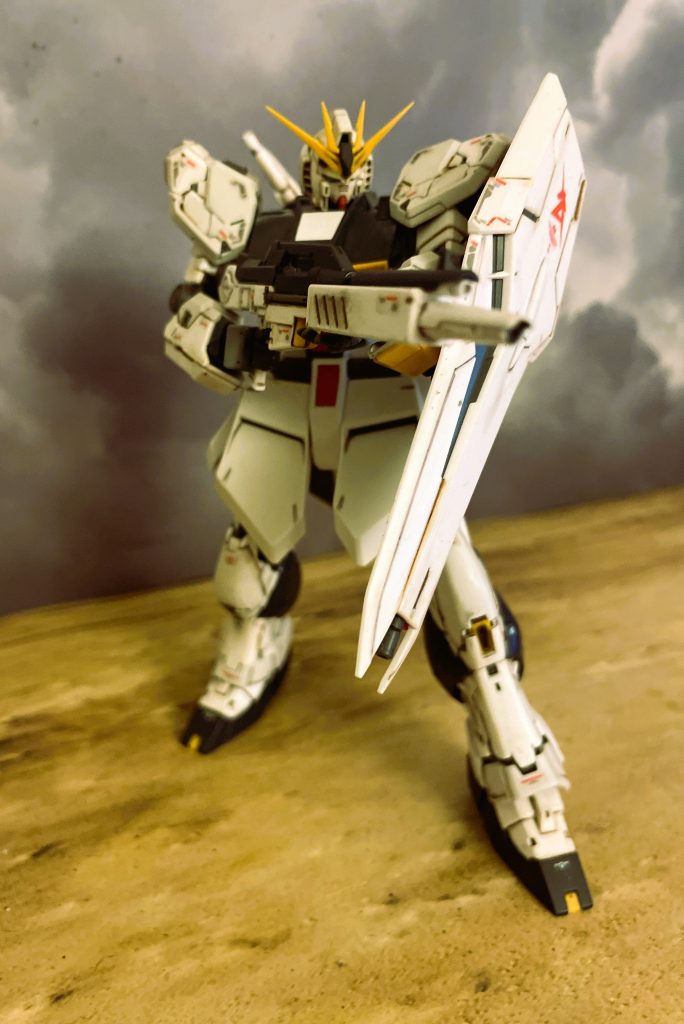 次回作、νガンダムを予定しています。以前に投稿したバージョンから全面的にプロポーションを修正する意向です。乞うご期待！