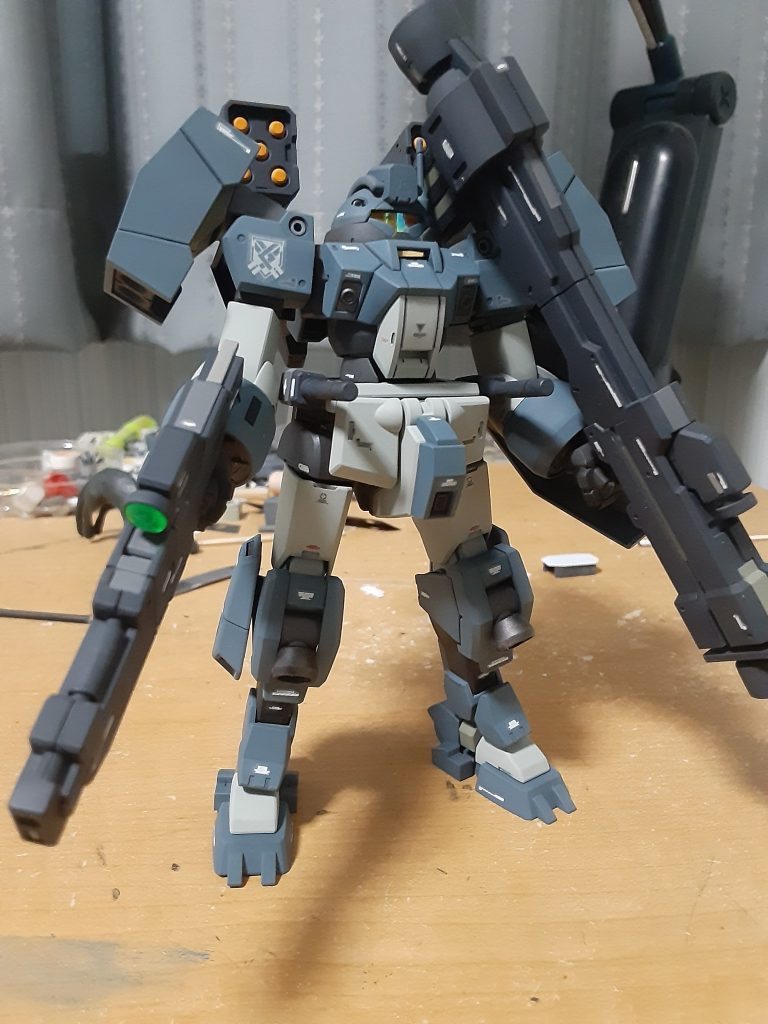 武器を持てるだけ持たせて最終決戦仕様。ショートライフルは犠牲になったのだ。
