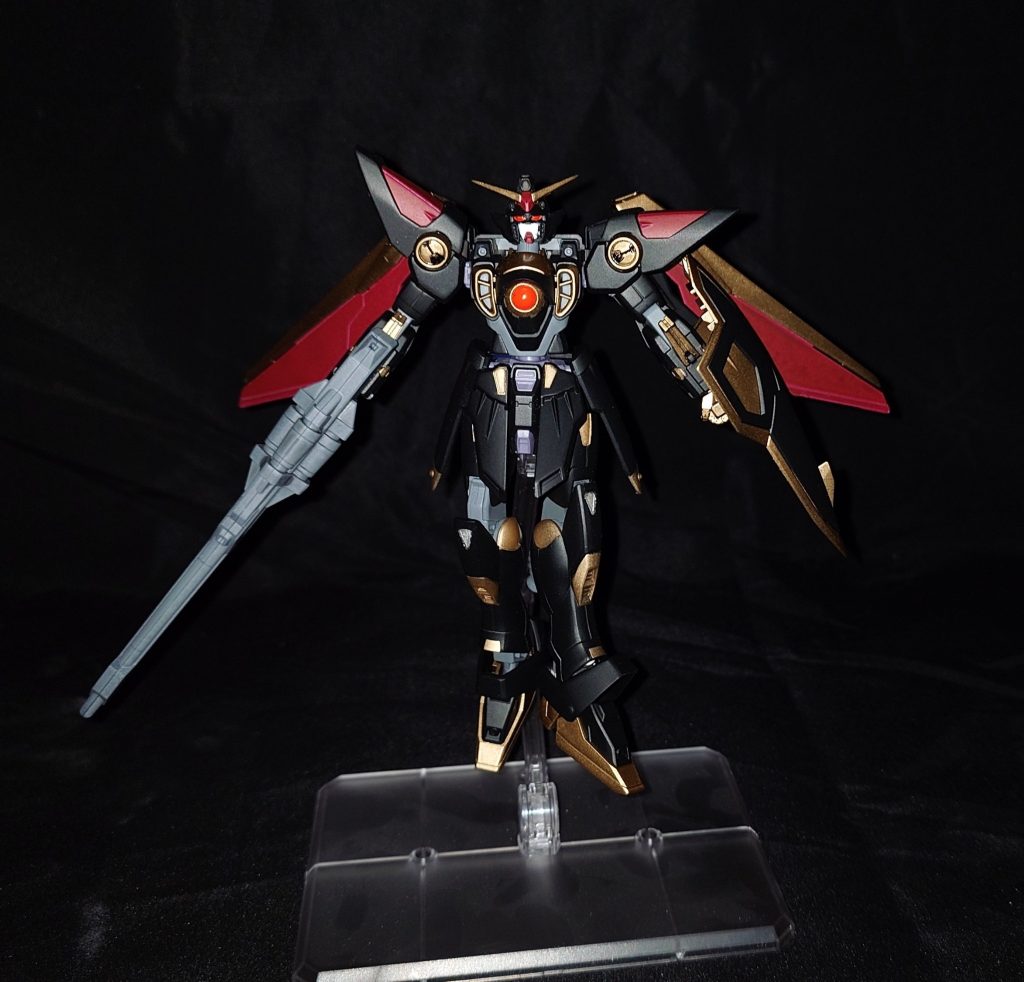 ウイングガンダムといえばこのポーズのイメージが強いんですけどさすがにEGでは足が重ならない（笑）