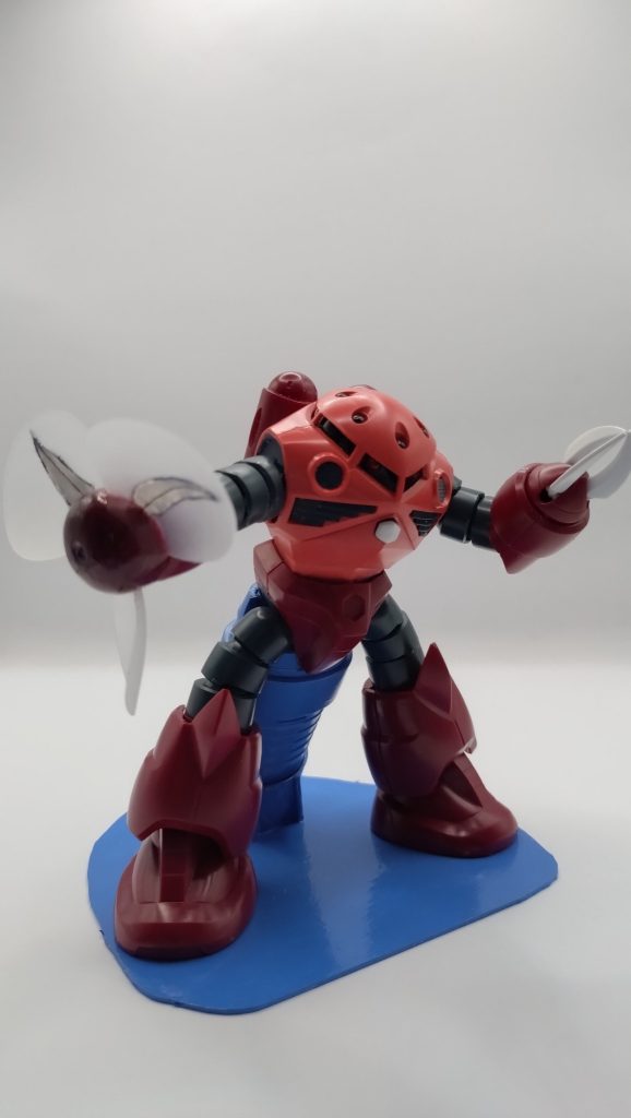 シャア専用ズゴック型ハンディファン