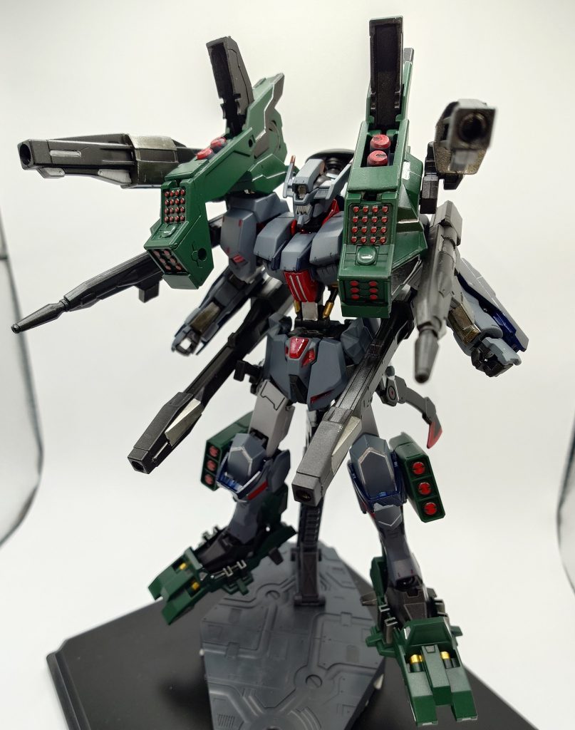以上、ガンダムハウレス対拠点制圧殲滅用兵装でした。作ったのは2年ほど前でしたが、今回部屋の整理ついでに一部分塗装を追加してみました。最後までご覧いただき、ありがとうございました。