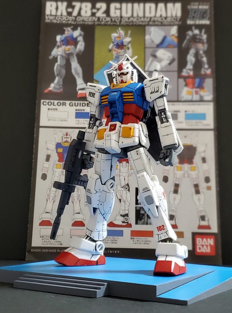 本日最後の一枚は組み立て説明書を背にキット付属の台座に佇むガンダム２号機の姿となります😌🎵４作品目での投稿以来、４年ぶりとなるガンダム２号機制作。とても楽しく作る事が出来ました🎊次回は『原点回帰』の第二弾、もう１つのガンプラを制作したいと思います👍️✨私の妄想ダダ漏れの100回目投稿、最後までご覧下さり、ありがとうございました🙇☘️今後もお付き合い頂ければ嬉しいです🤭🎵