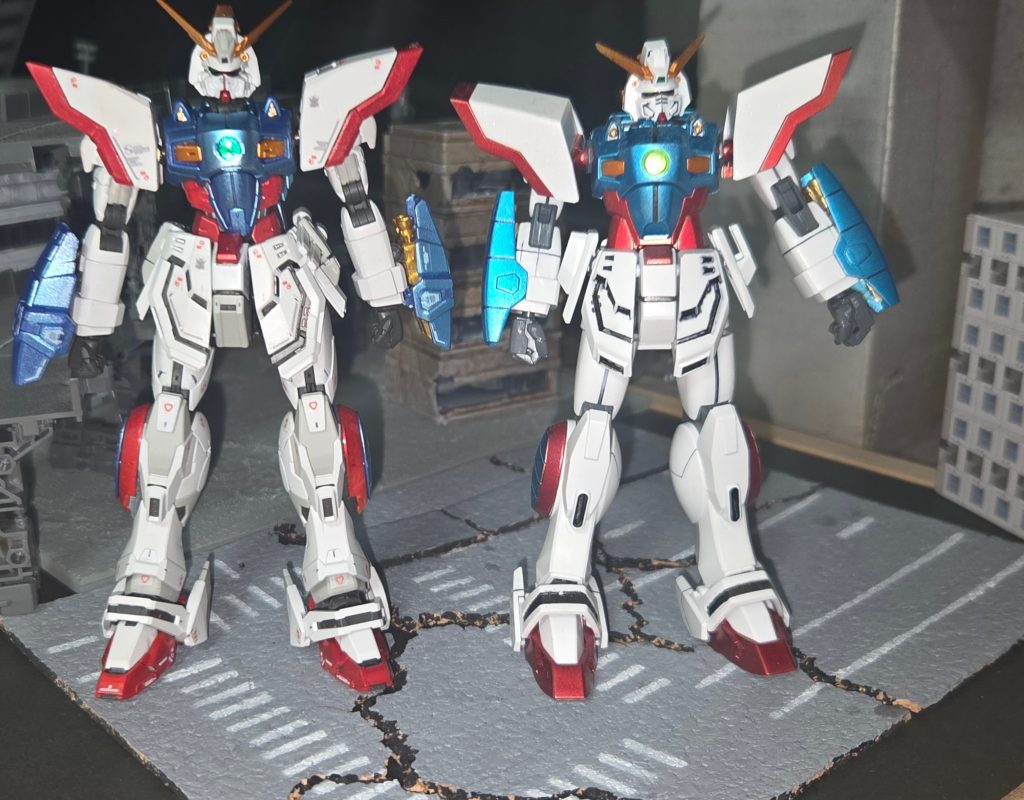 最後に以前作成したHGFCシャイニングと。こうしてみると圧倒的情報量の差。