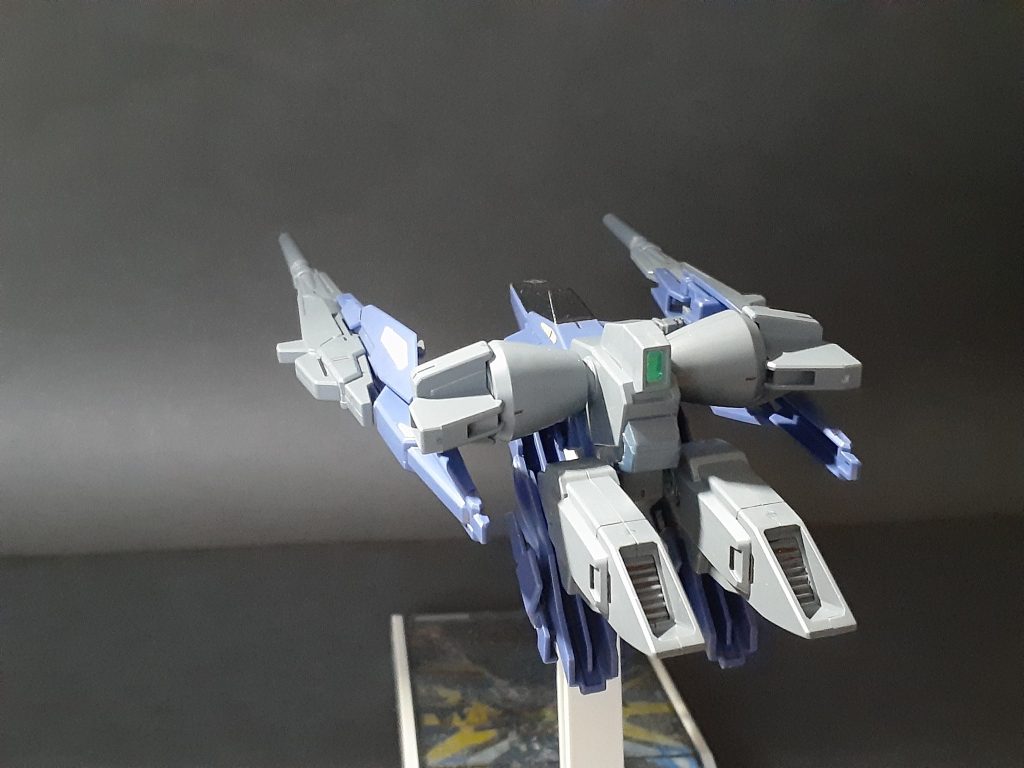 基本的にプラ同士の組み合わせなので箇所によっては緩かったりします。まぁ元キット出てから長いですからね……