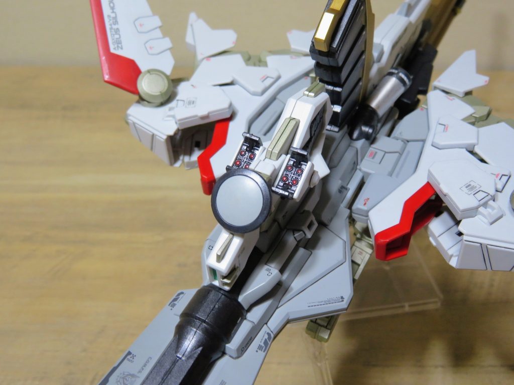製作期間は、ゼウスシルエットだけで3週間ほどでした。もう少し時間がかかるかと思ったのですが、スプレーによる時短の効果が出たのかもしれません。