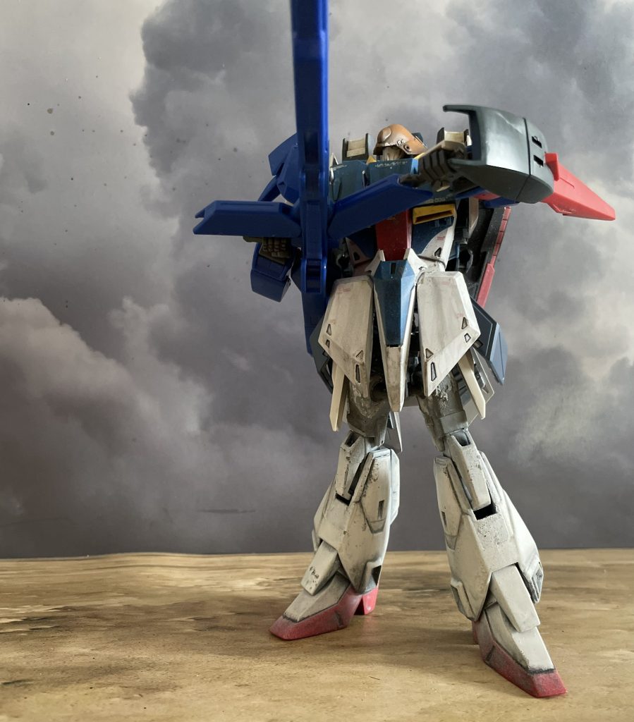 次回作、量産型Zガンダムの改修版を予定しています。頭部のスクラッチ、腕部調整、メガランチャーの装備を想定しています。