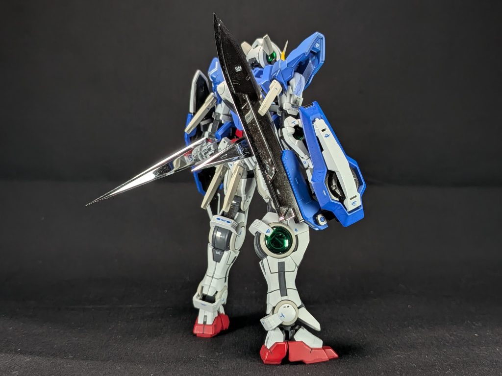 GNソード、GNブレイド共にメッキで派手です(笑)