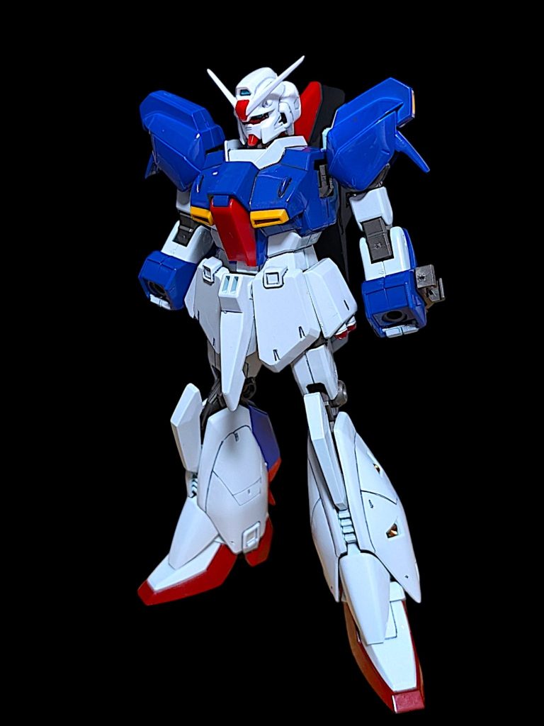作成中・・・この写真のように、エンゲージガンダムの白Ⅴアンテナもカッコ良かったのですが、Z感を強めるために、最終的にはZⅡのV字アンテナを採用しました