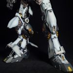 脚部装甲を組み付けました。ここでようやく白、黄のグラデーション塗装が効果を発揮し[…]