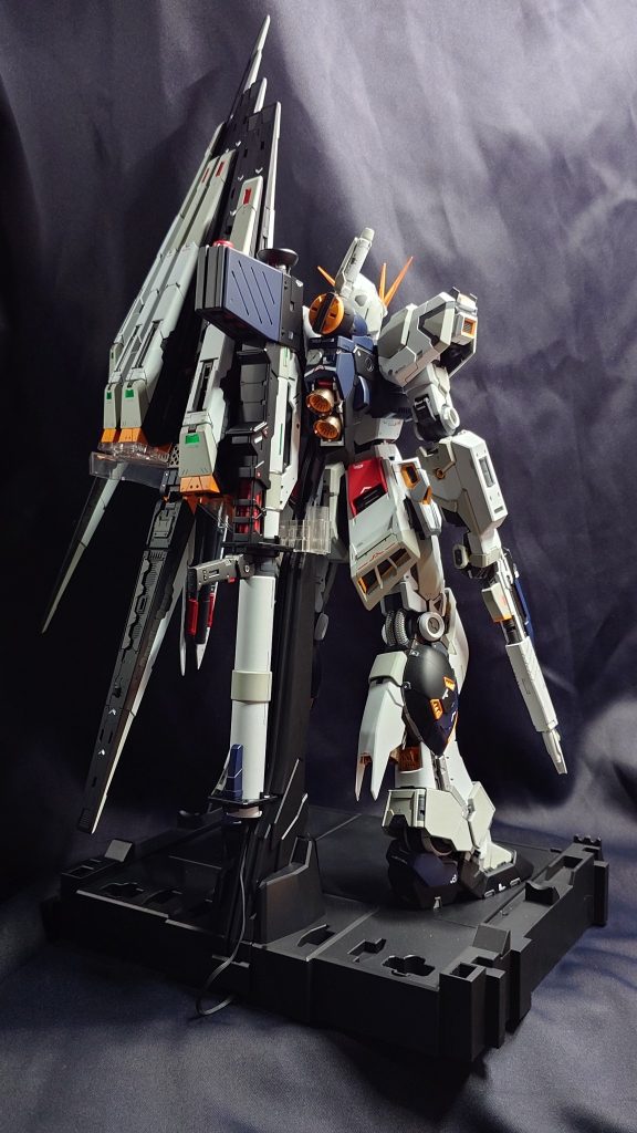 PGU RX-93 νGUNDAM–4枚目/制作者：Haru