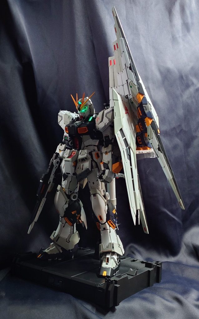 PGU RX-93 νGUNDAM–3枚目/制作者：Haru