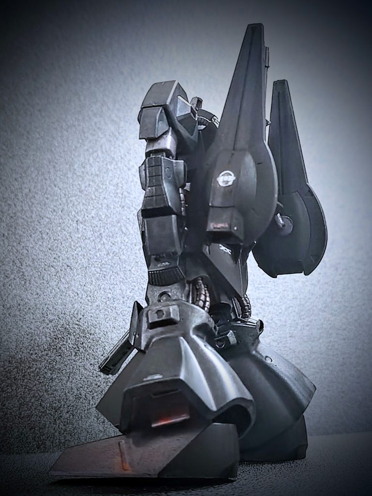 背面カット（別アングル）。