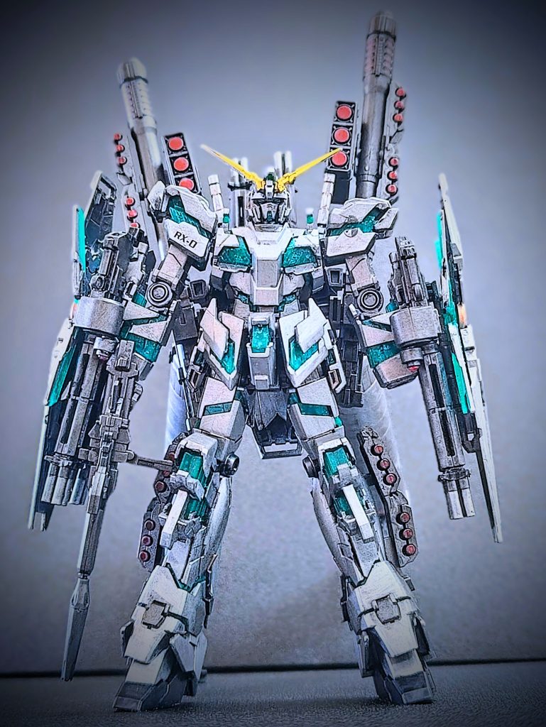 前面カット（別アングル）。サイコフレームはキラキラして見えるようにクリアにラメを混ぜたものを塗ってみました😅