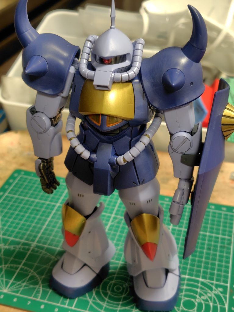 デカール前。これだと寂しいですね。