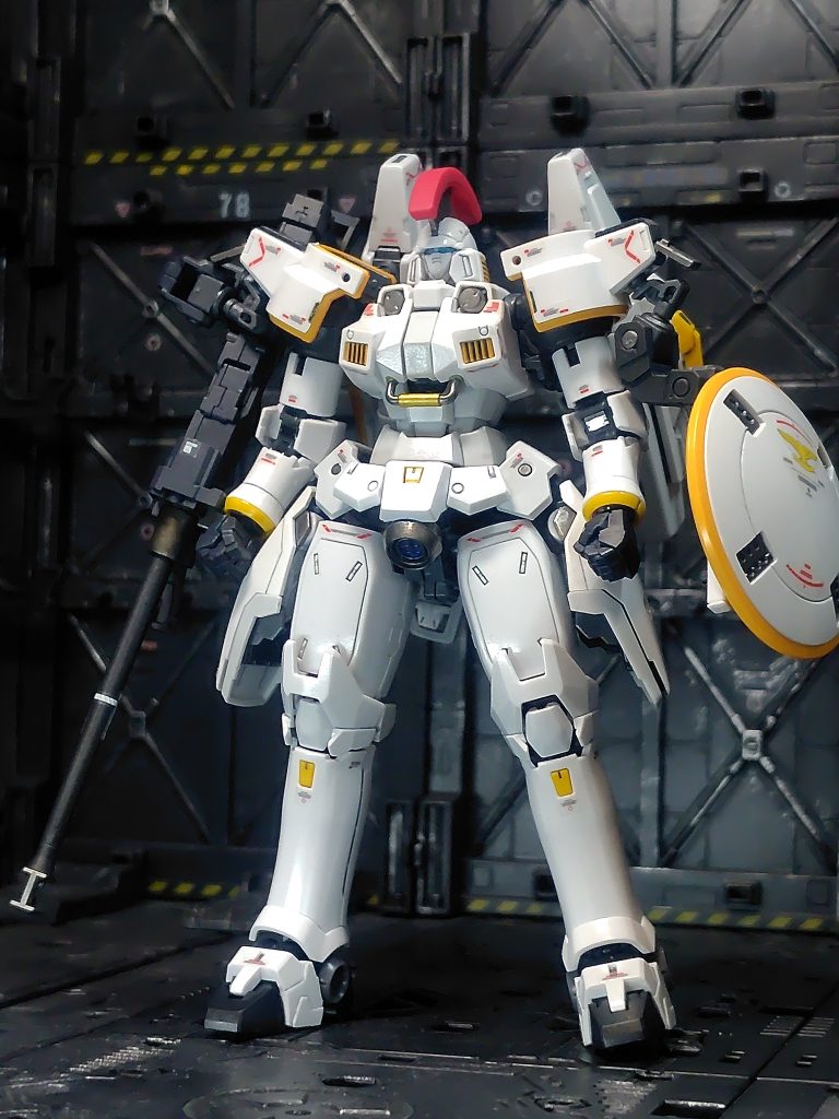 フレーム部分をガンメタル、ドーバーガンとハンドパーツを黒鉄色でランナー塗装。フレームがチラ見えするような部分などあちこちマーカーでアクセント塗装。