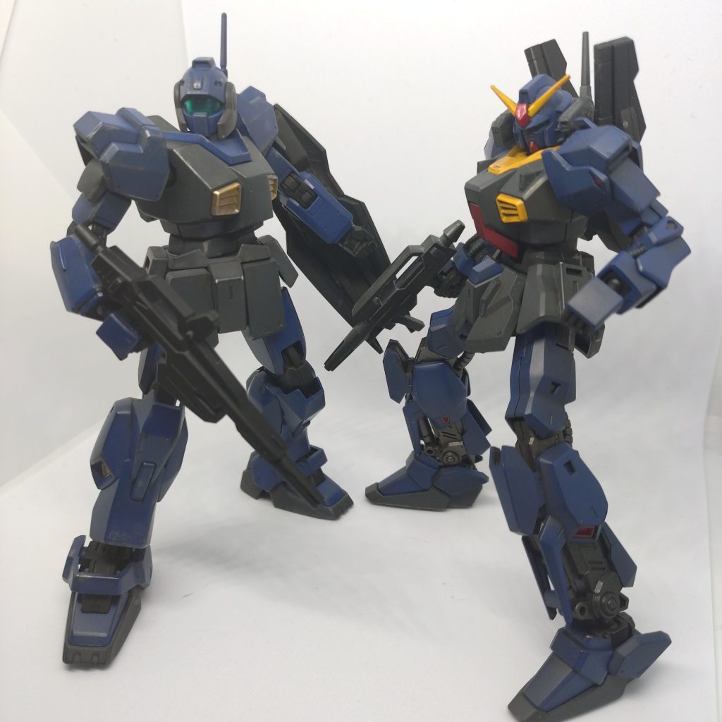 前回制作したガンダムMk-Ⅱ ライトアーマーと。比較するとMk-Ⅱはだいぶ細いですね。キットが手に入ったらこの世界線のジムⅡやザクⅢにも挑戦してみたいと思います。いいねやフォロー、コメントもらえると嬉しいです！励みになります！