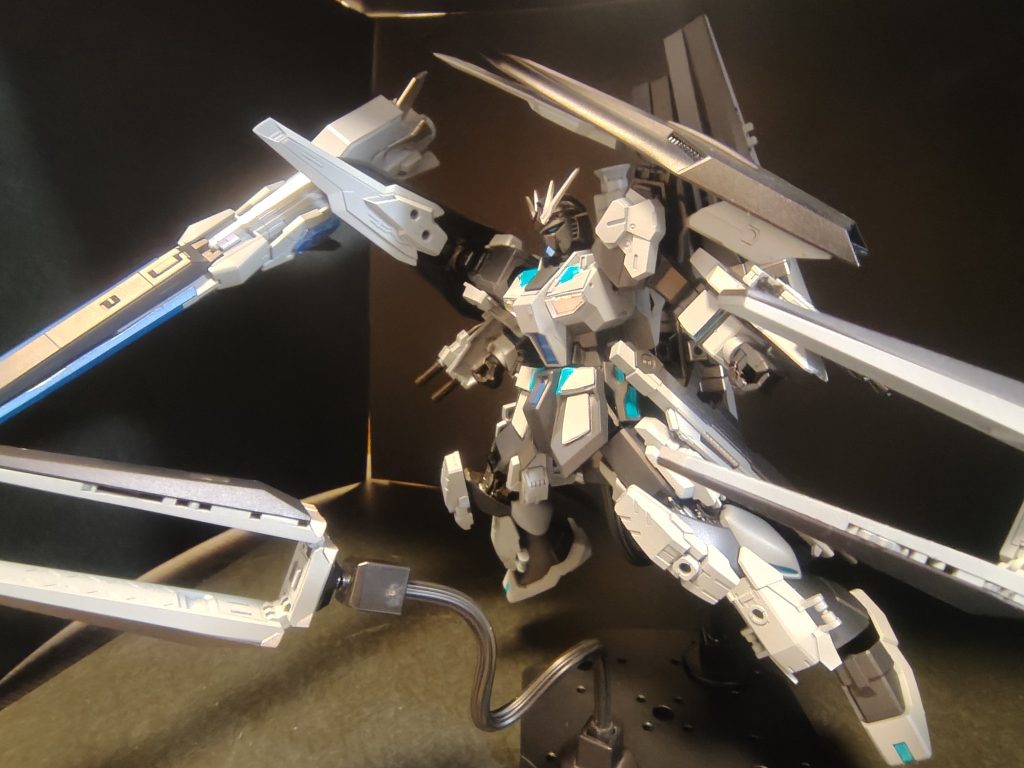 そして腕の武装、一部装甲には30MMフルアーマーアルトのパーツを使って、防御、武装共に色々強化しました！
