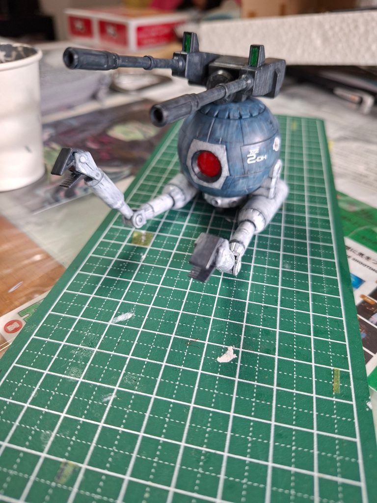 武器のセンサー、緑は合ってなかったので上から赤で塗り直しました