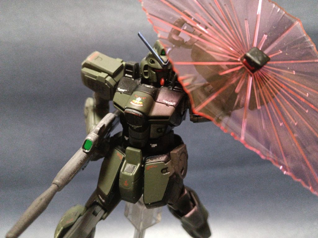 塗装は缶スプレーでダークグリーン＋黒＋メタリックパープルで塗装しました。