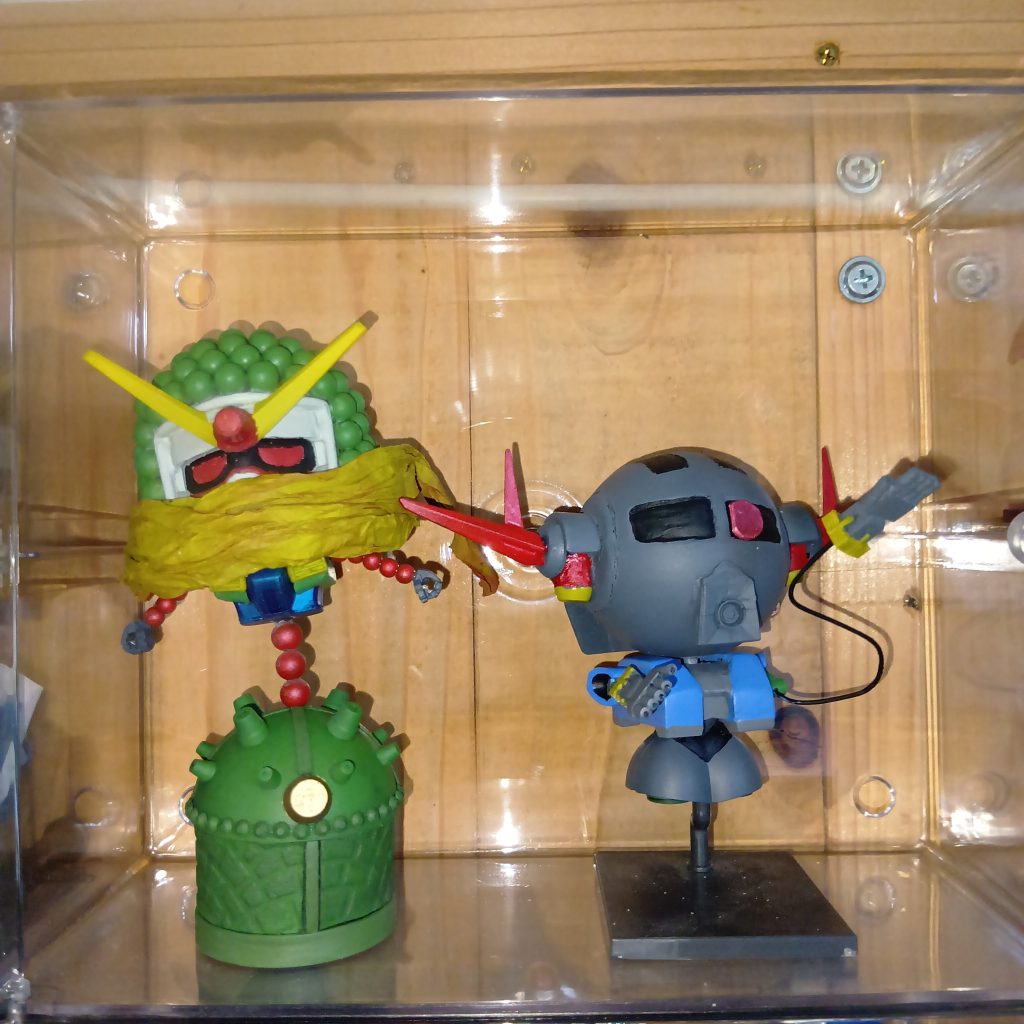 ジオプラくんは角が邪魔して2体しか並びません🤣マンダラくんも角が刺さるからちょっと仰け反ってます💦
