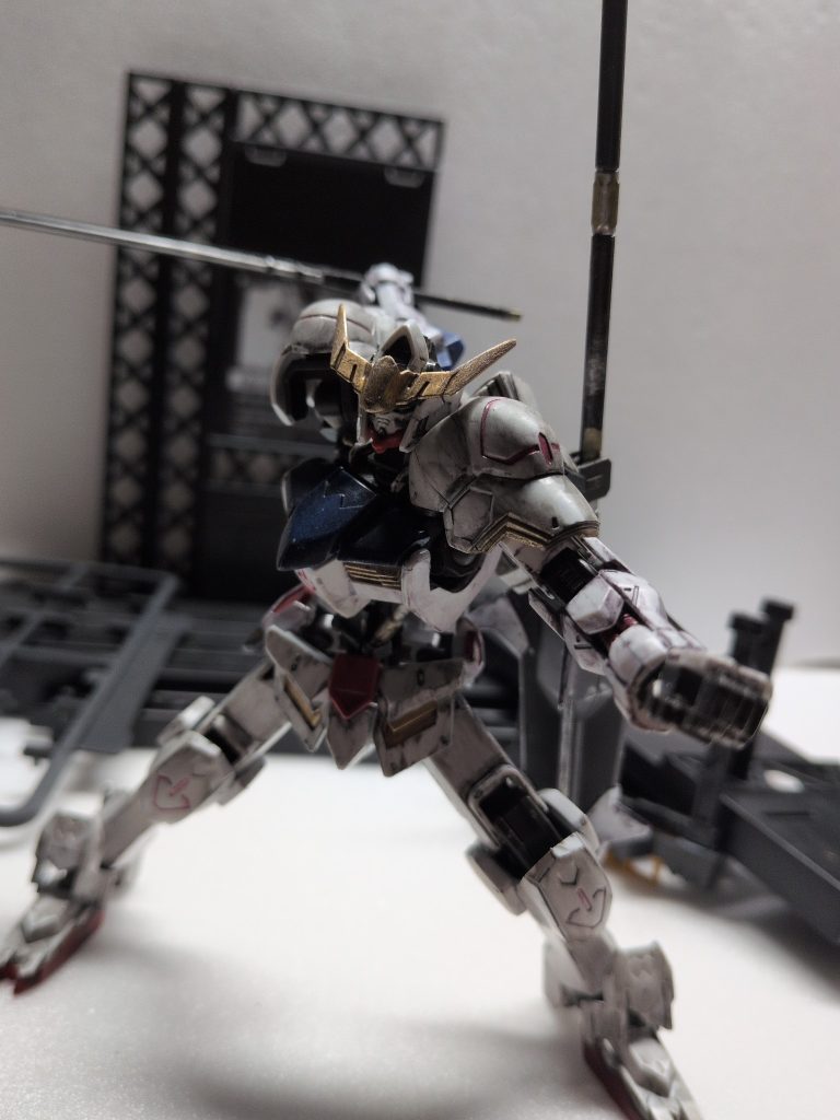 太刀を鈍器みたいに使うバルバトス大好き