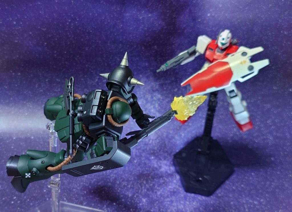 ジム・コマンドとの宙間戦闘。
