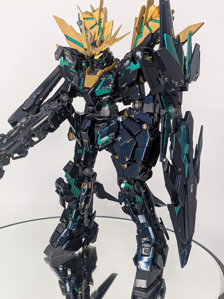 サイコフレームは蛍光にしてあるのですがブラックライトが壊れてるので発光は確認できず