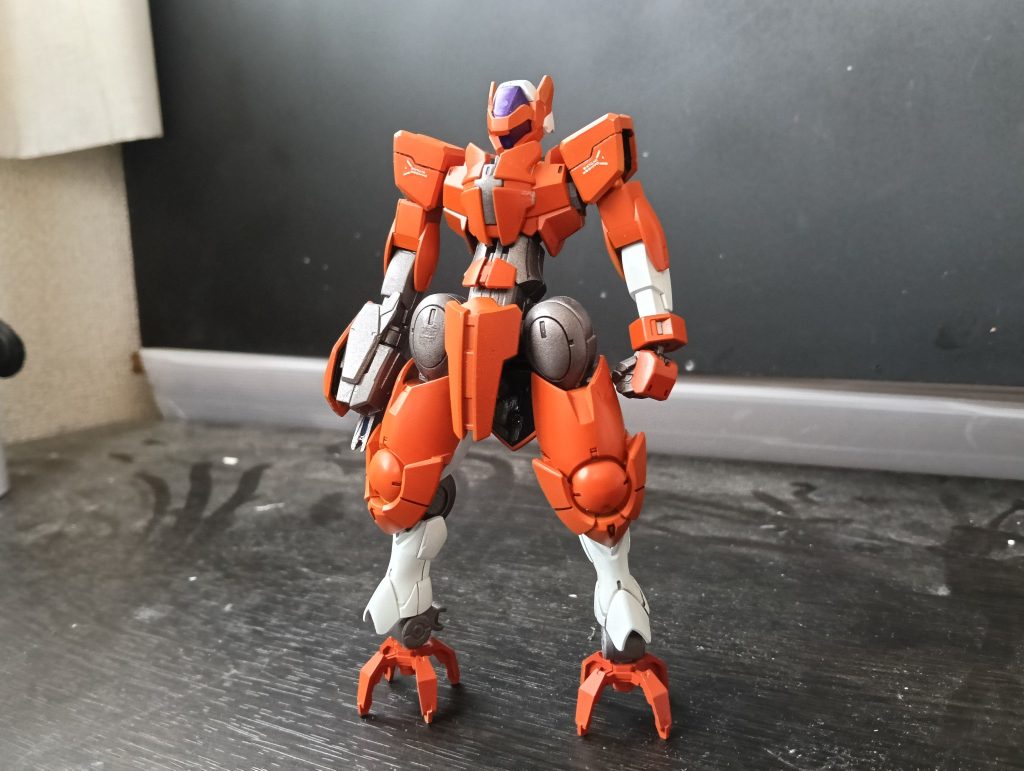 設定CFR-10-β　　　グラスドラーミカエリスのデータを元にハインドリーをベースとした試作量産型機。そのため、専用のビームブレードや、特殊なビームライフルを内蔵。足にはクローを使用ている。これにより敵を掴めることが可能。そして汎用性にもたけており、別の機体のバックパックを取り付られる