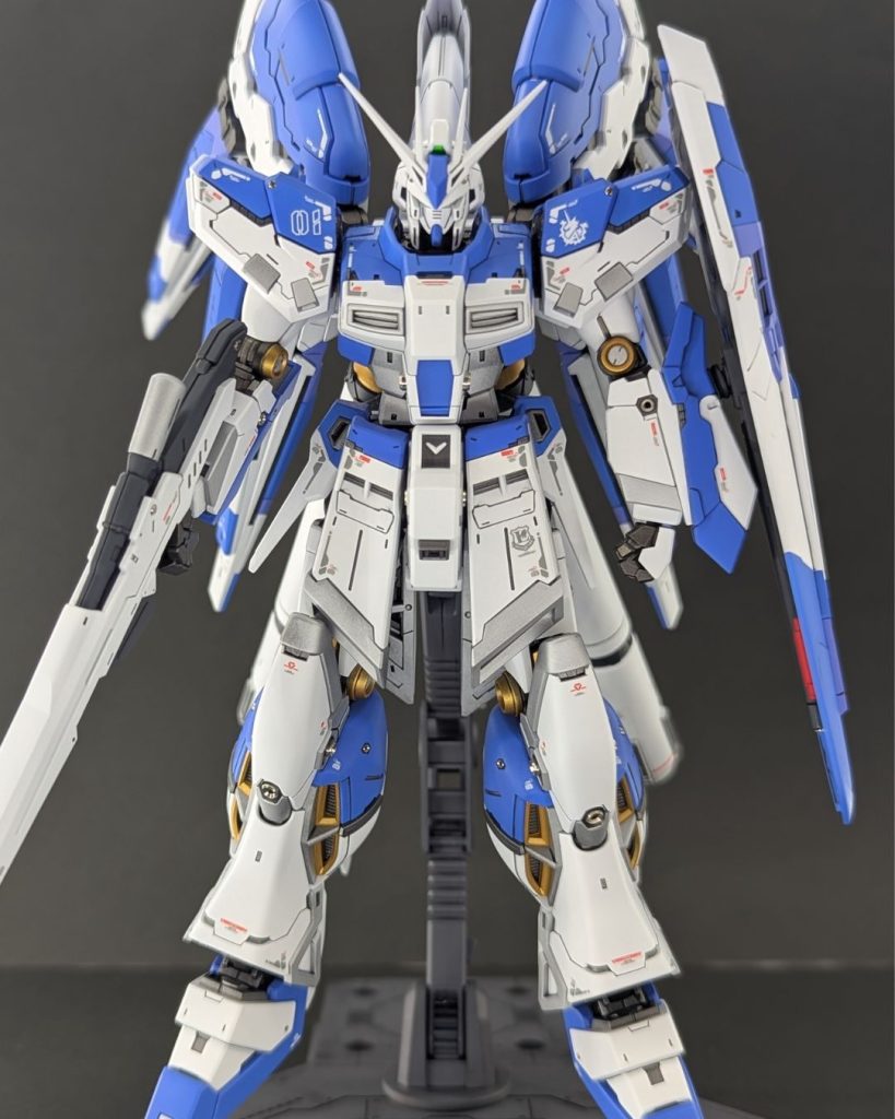 正面より。なんかションボリしてる？各部の展開系ギミックは全て展開可能ですが、部品が小さくてやりにくいので展開させてません！！