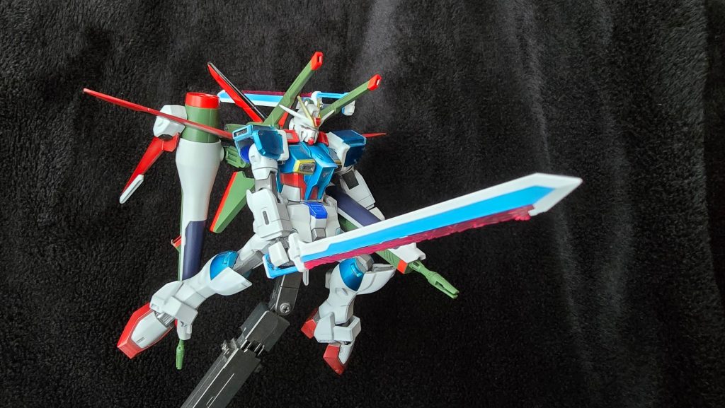 左にケルベロス、右にエクスカリバー。インパルスガンダムはキャンディ塗装でブルーグラデーションにしてあります。シルエットの改造よりインパルスの色決定に時間がかかった気がする。
