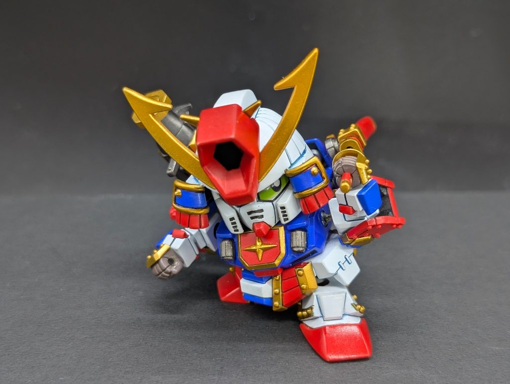 抜刀アクション。鞘とバックパックをアームで接続しました。目線変更のために顔パーツ作成