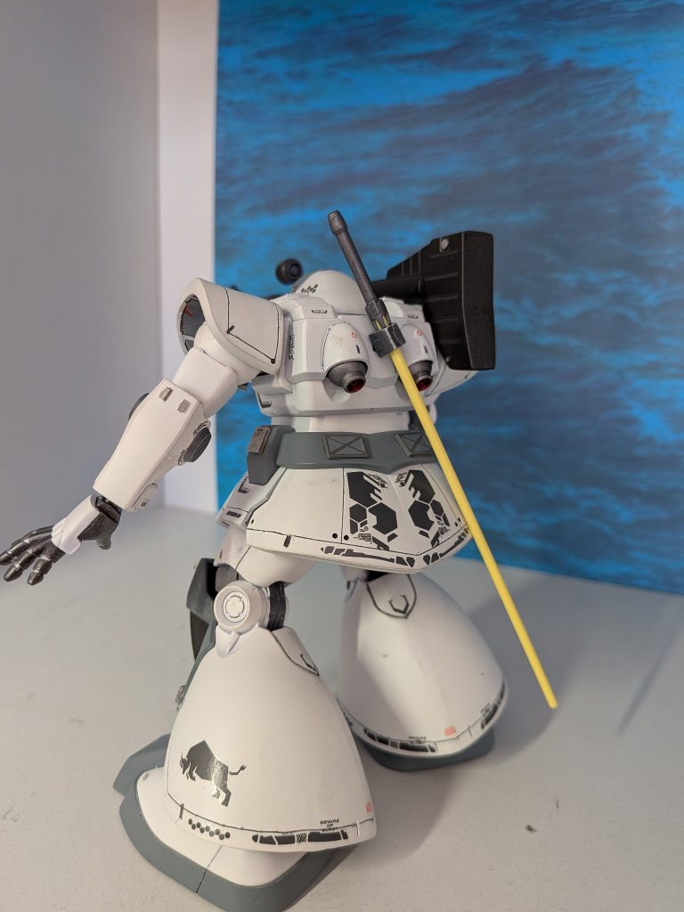 バックビュー、色々ディテールを追加したら、少しゴチャゴチャしちゃいました。ドムはシンプルな分ディテールが難しい😮‍💨