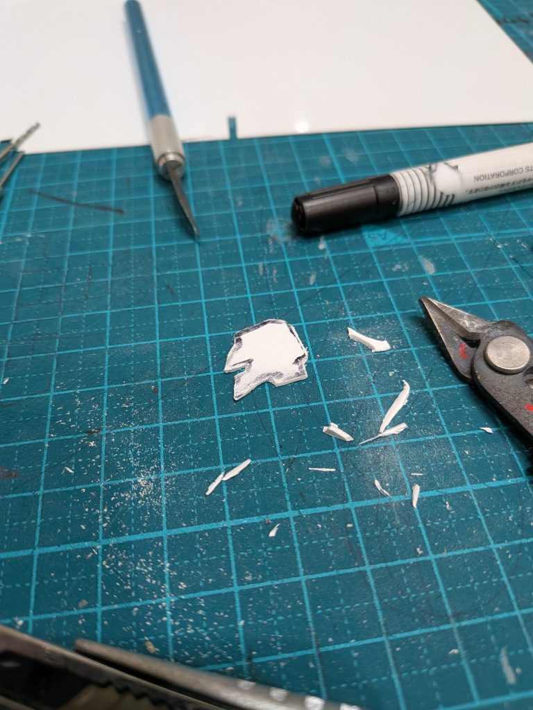 作品名：Zガンダム、スクラッチするか検討中<p>中止する可能性が高いですが。もし中止になっても、せめて顔は作るかもしれません。</p>
