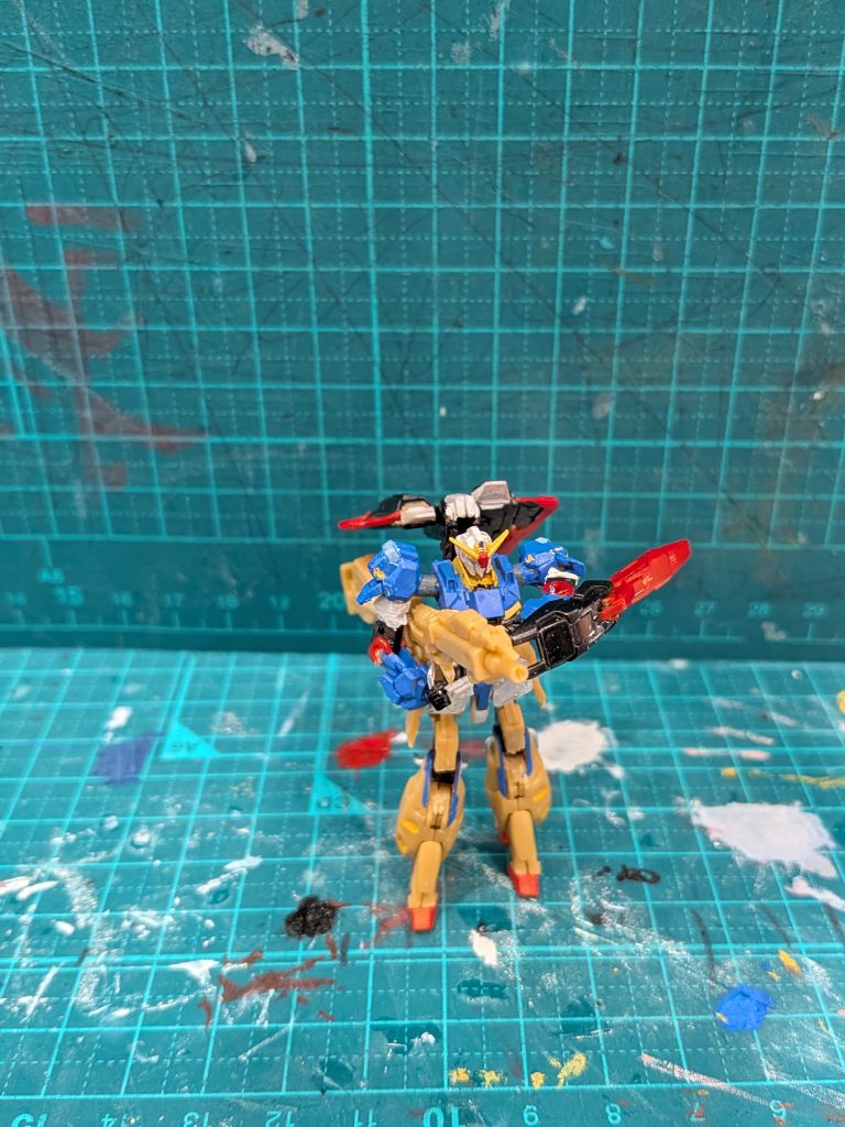 下半身とハイパーメガランチャー以外塗り分け完了（1枚目）