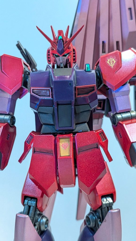 腰の連邦ロゴも削り取ってジオンの水転写シールを(gundam-kao2)