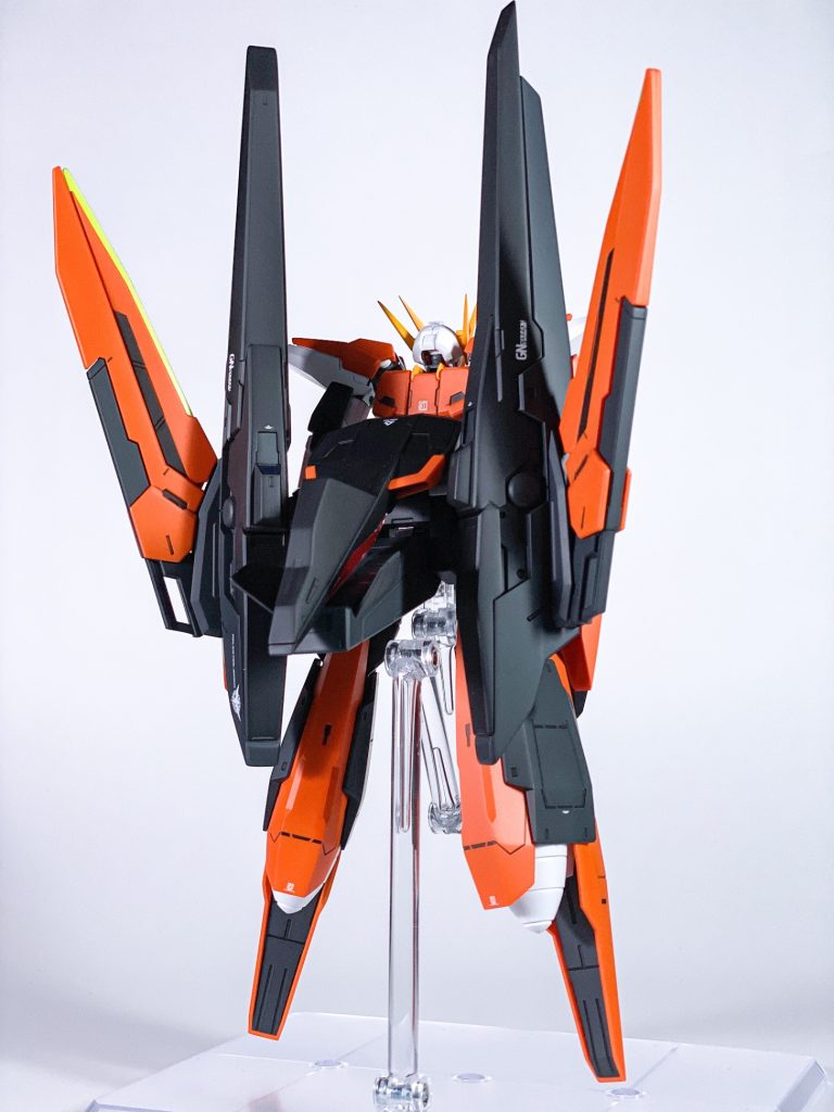 背面。黒はガイアEXブラック＋クレオスGXクールホワイトでかなり濃い目のグレーにしています。ホワイトはガイアピュアホワイト＋ガイアマイザーパープル＋クレオス&nbsp;ニュートラルグレーで調色したものです。黒と白は毎回少しだけ他の色を入れてます。その方が自然な感じになると信じて。笑