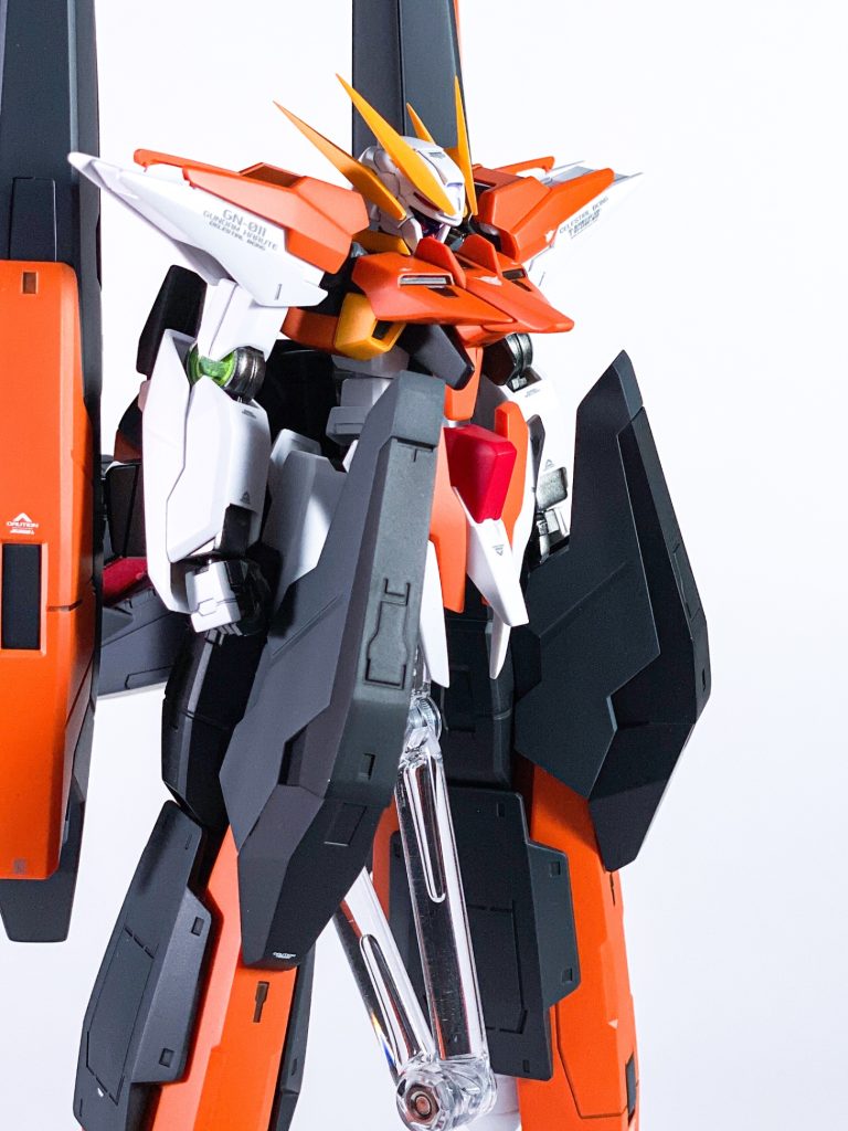 関節パーツはガイアEXブラック＋EXシルバー＋クレオス&nbsp;ターコイズグリーン（グリーンパール）＋ムーンストーンパール（ホワイトパール）で調色しています。まぁ、写真だとただガンメタですね。笑&nbsp;