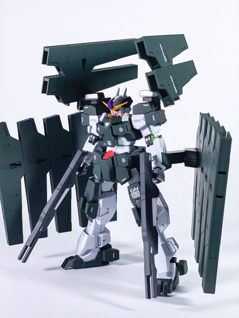 みんな大好きロックオンのガンダムサバーニャ最終決戦仕様いやー、塗装疲れました！笑